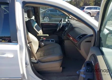 2013 Chrysler Town & Country Touring из США, поврежденный, VIN 2C4RC1BGXDR653221